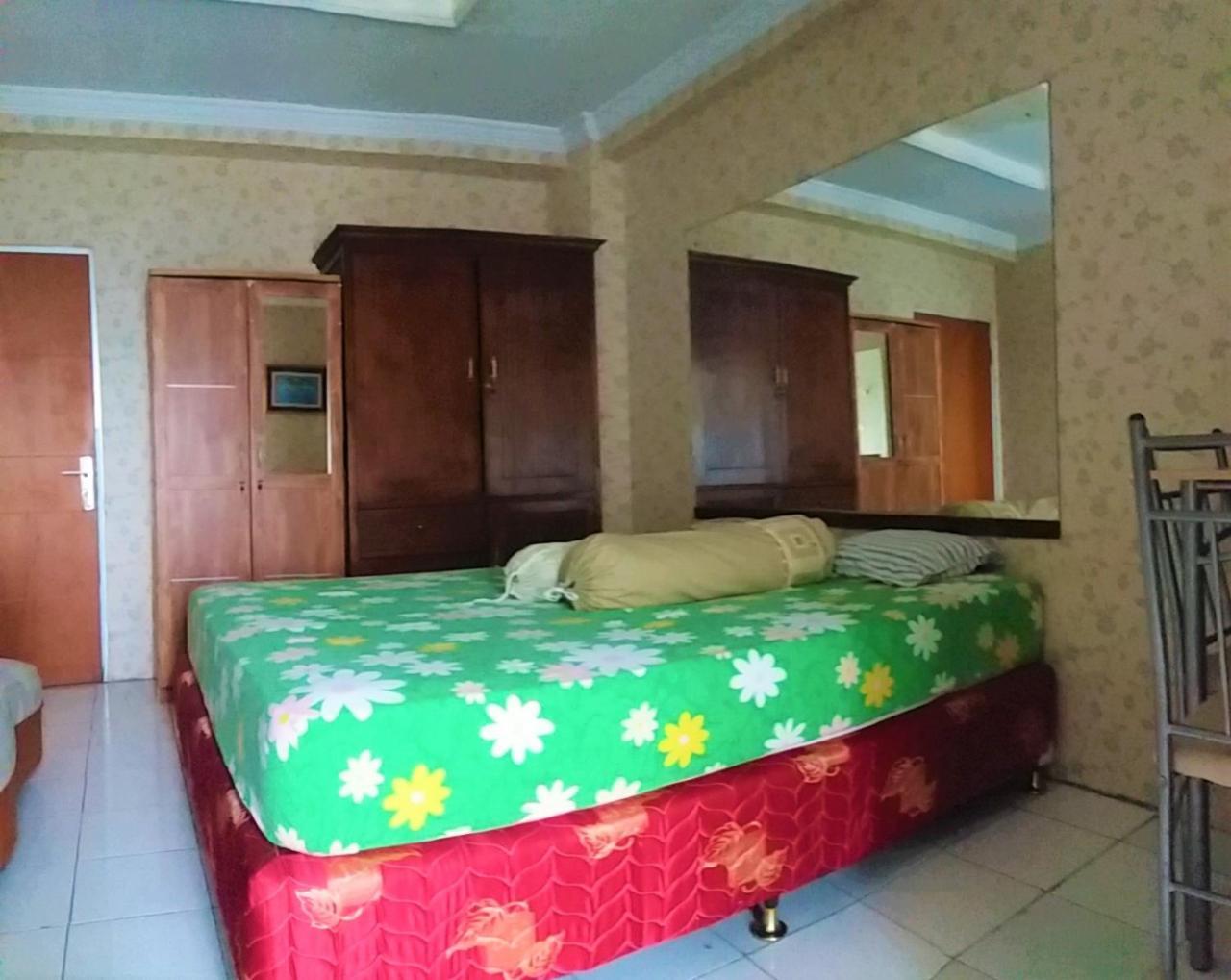 Raja Property Jakarta Værelse billede